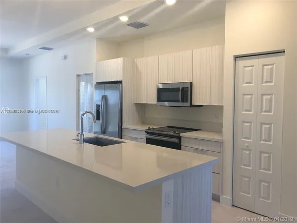 $3,200 | 7825 Northwest 104th Avenue, Unit 34, Doral, FL 33178