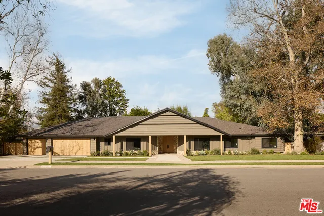 $3,899,000 | 17539 West Magnolia Boulevard, Encino, CA 91316