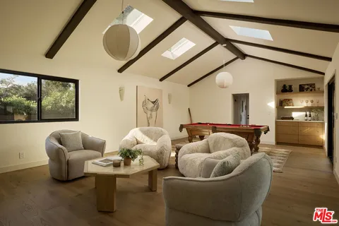 $3,899,000 | 17539 West Magnolia Boulevard, Encino, CA 91316