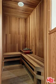 $3,899,000 | 17539 West Magnolia Boulevard, Encino, CA 91316