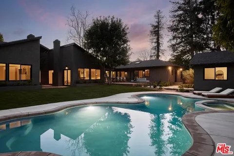 $3,899,000 | 17539 West Magnolia Boulevard, Encino, CA 91316