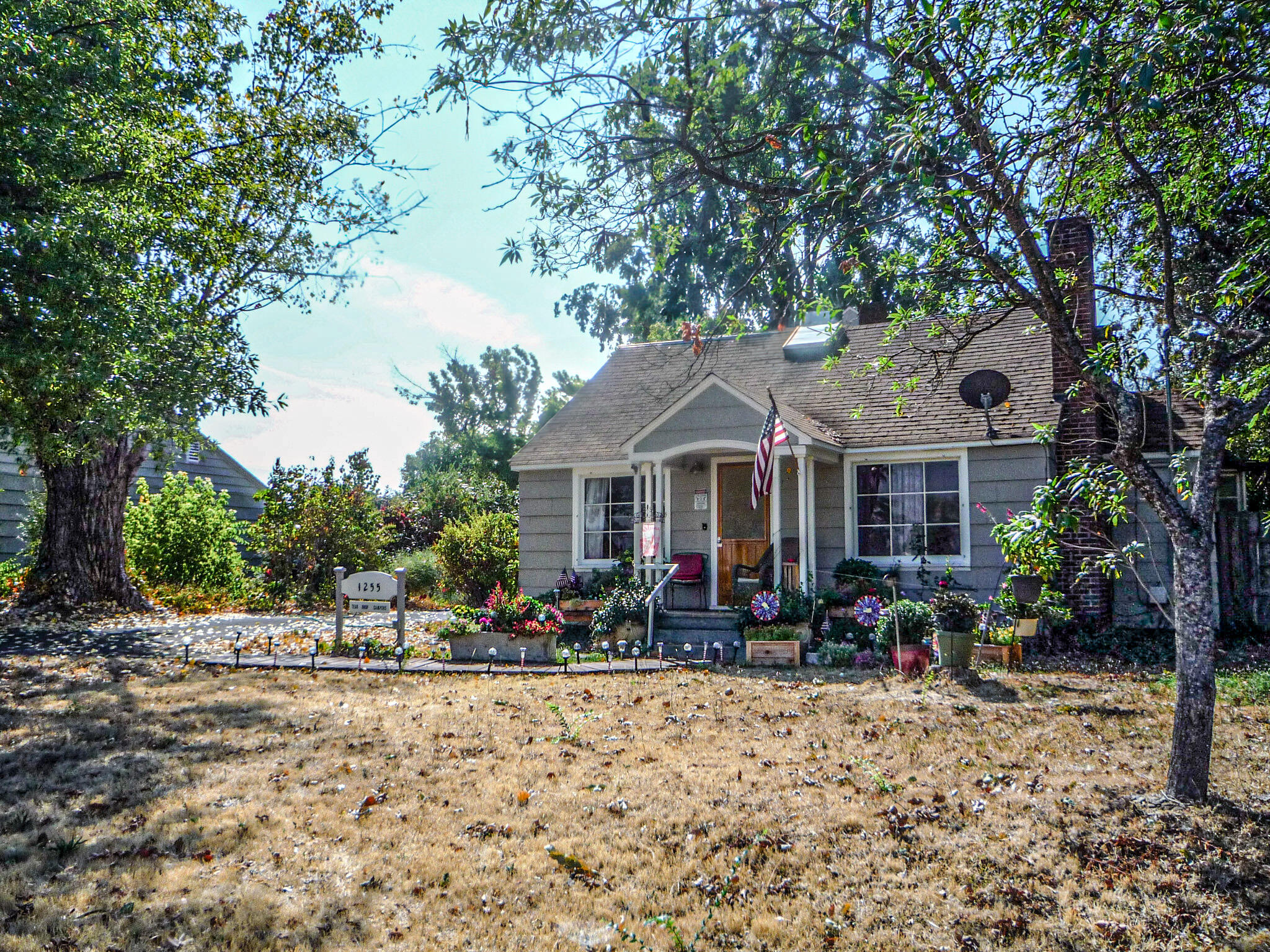1255 Sweet Road Medford, OR 97501 - Photo 1 of 51 P1020873-2