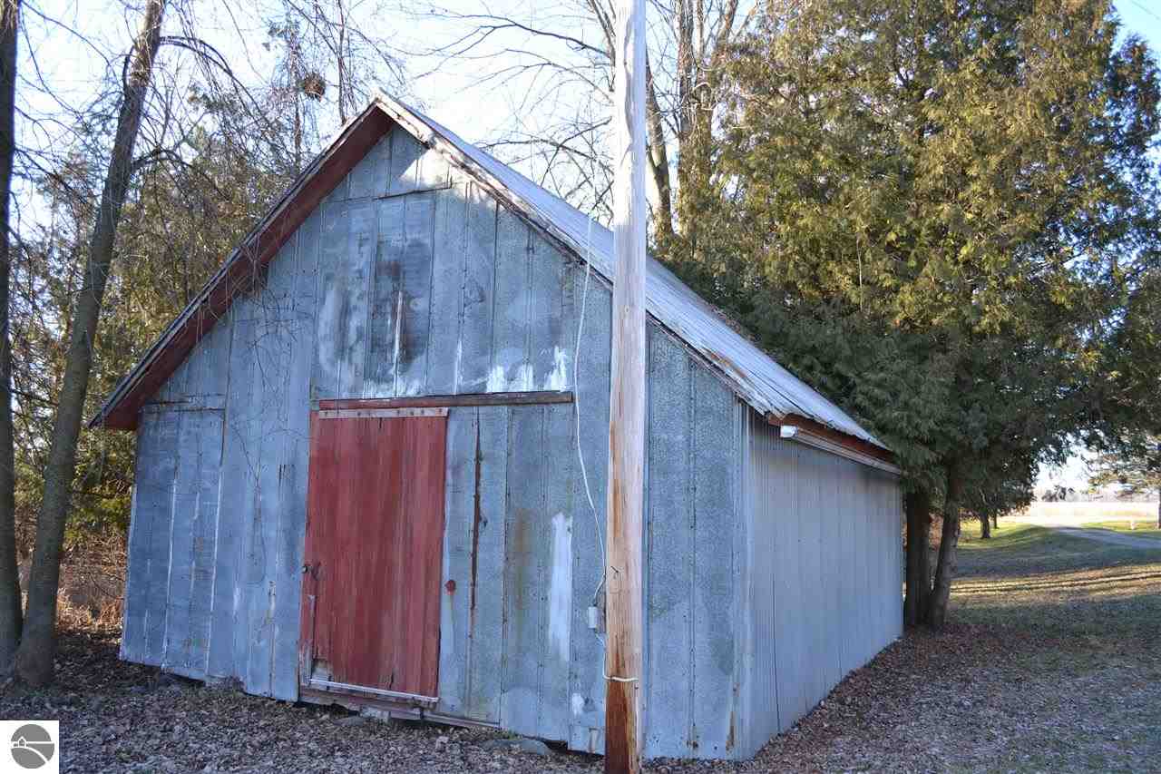 3672 North Coleman Road Coleman, MI 48618 - Photo 27 of 29 1780666-26.JPG