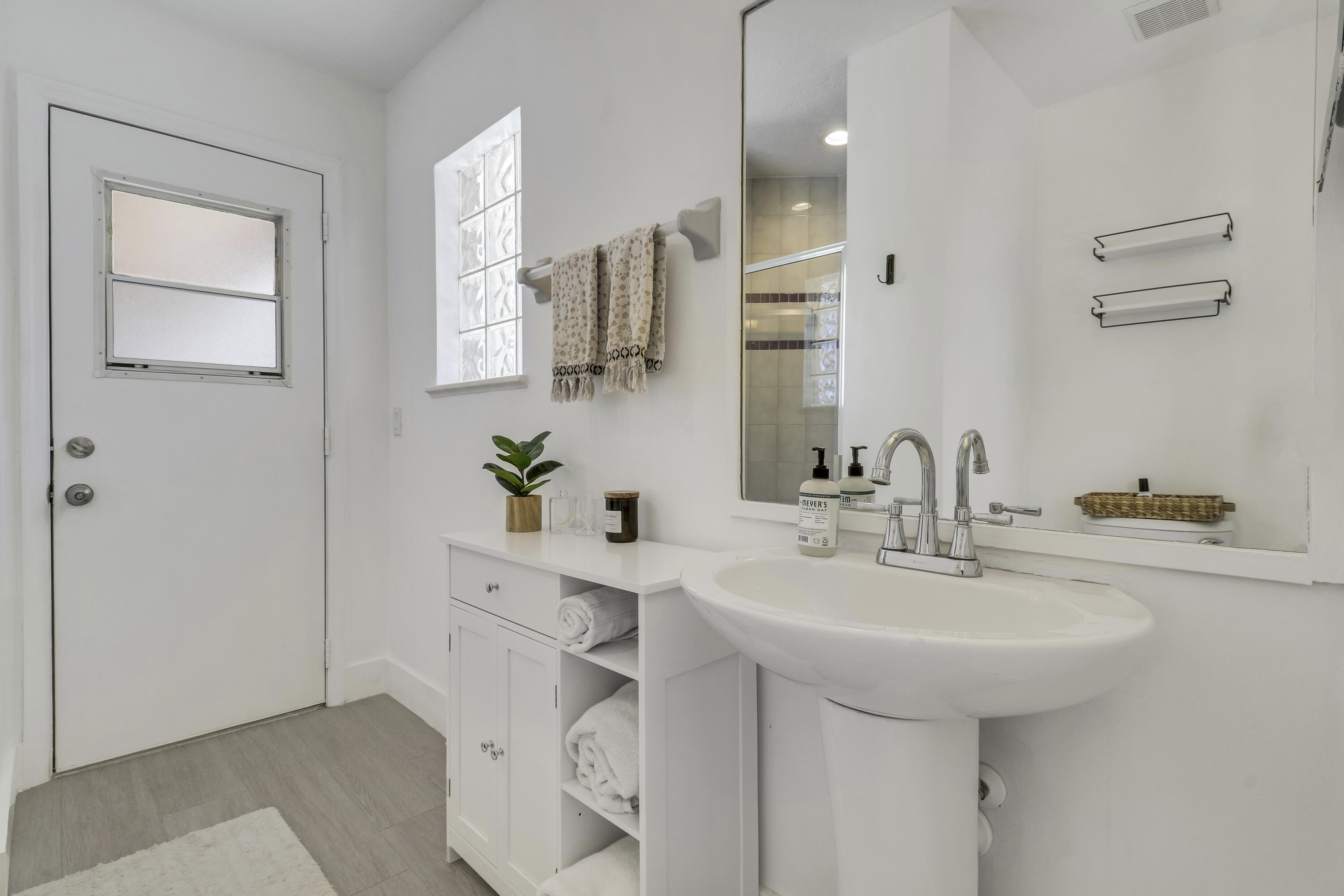 550 Southeast Ashley Oaks Way Stuart, FL 34997 - Photo 35 of 62 Cabana Bath
