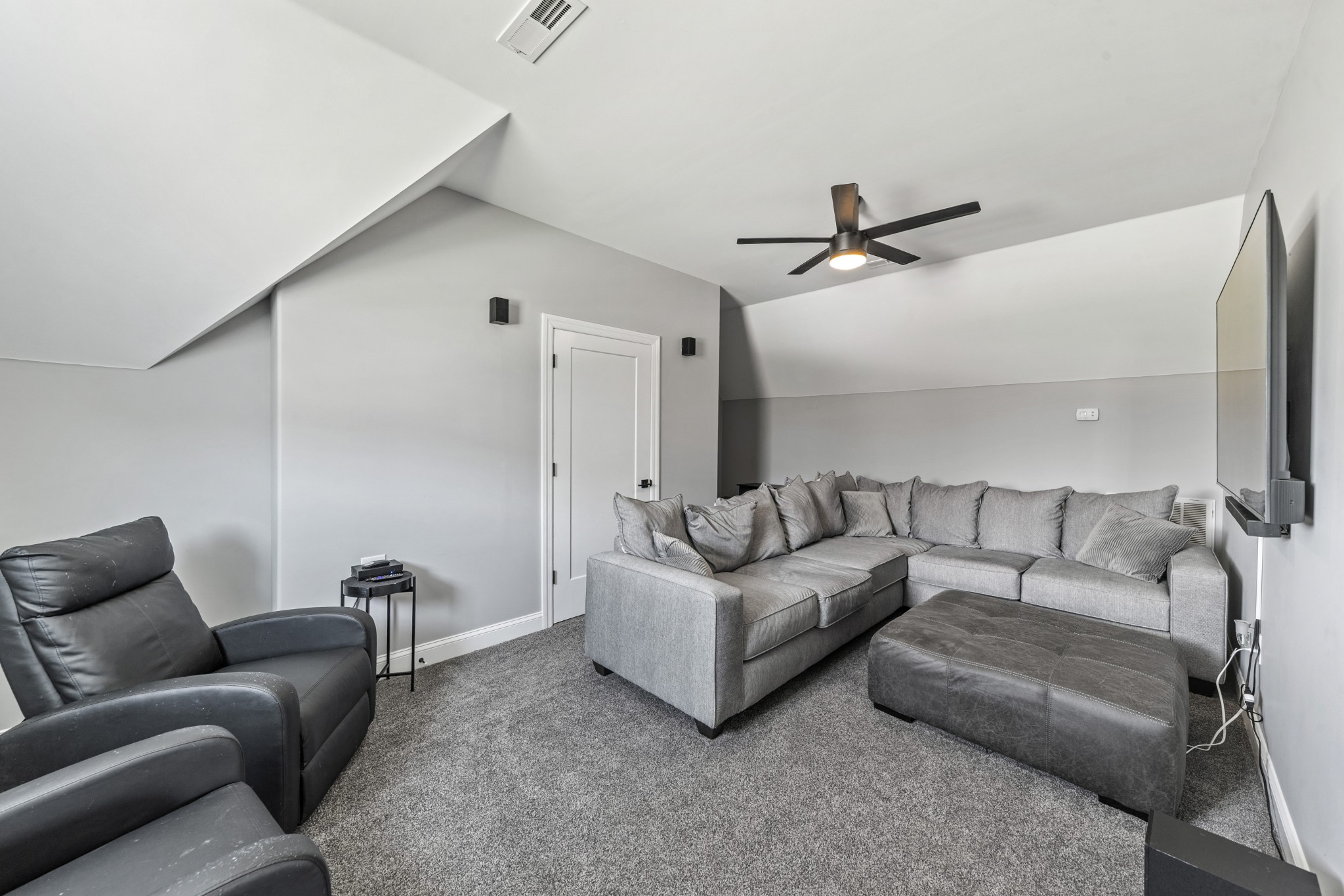 4770 Delina Road Cornersville, TN 37047 - Photo 25 of 71 a living room with furniture and a ceiling fan