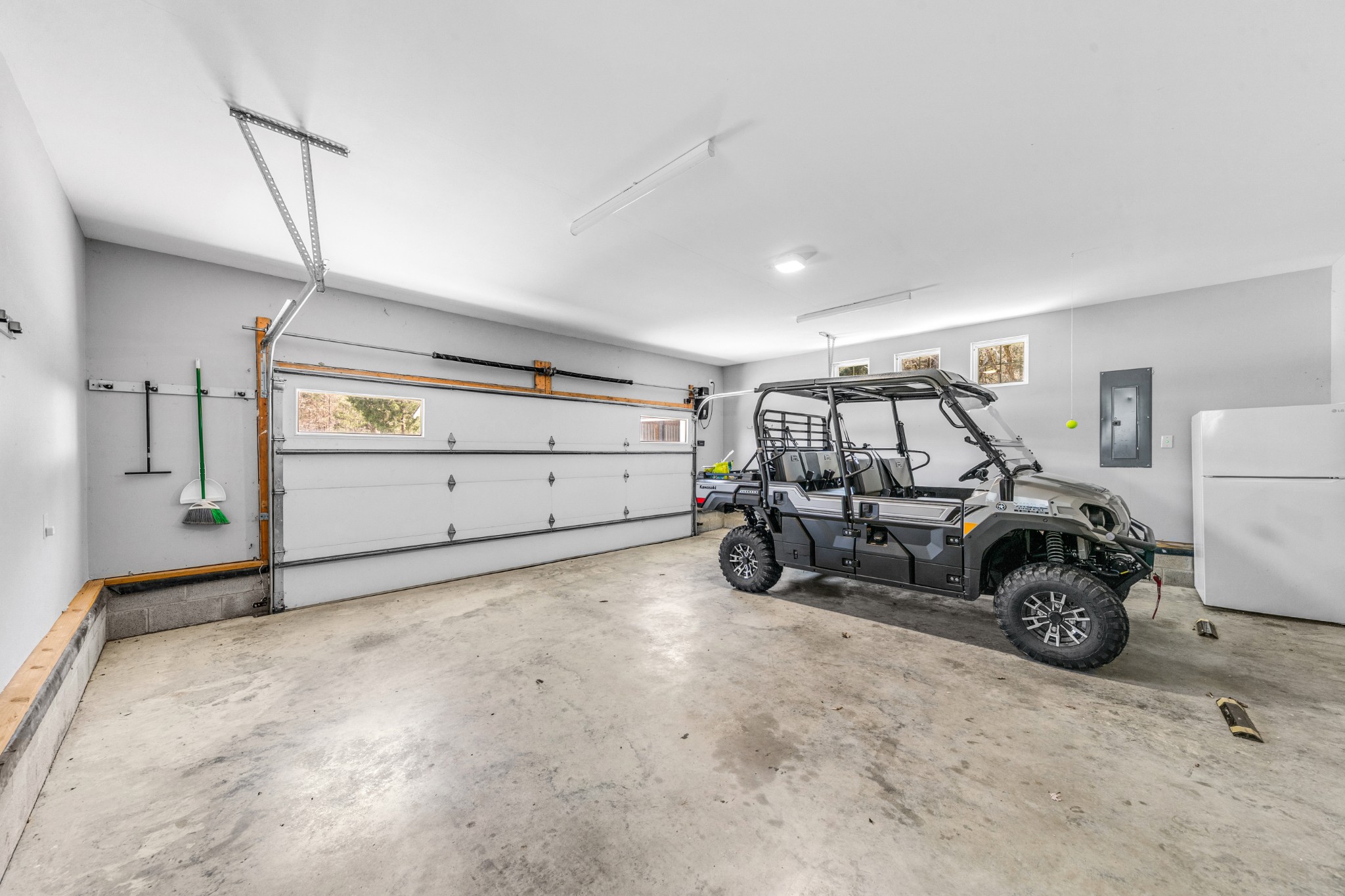 4770 Delina Road Cornersville, TN 37047 - Photo 47 of 71 a view of a garage with parked cars