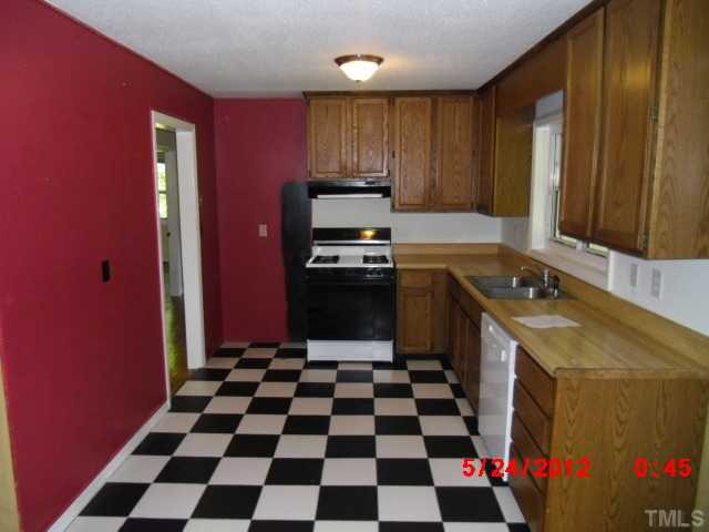756 Cheves Road Zebulon, NC 27597 - Photo 3 of 12 Gallery Image 3