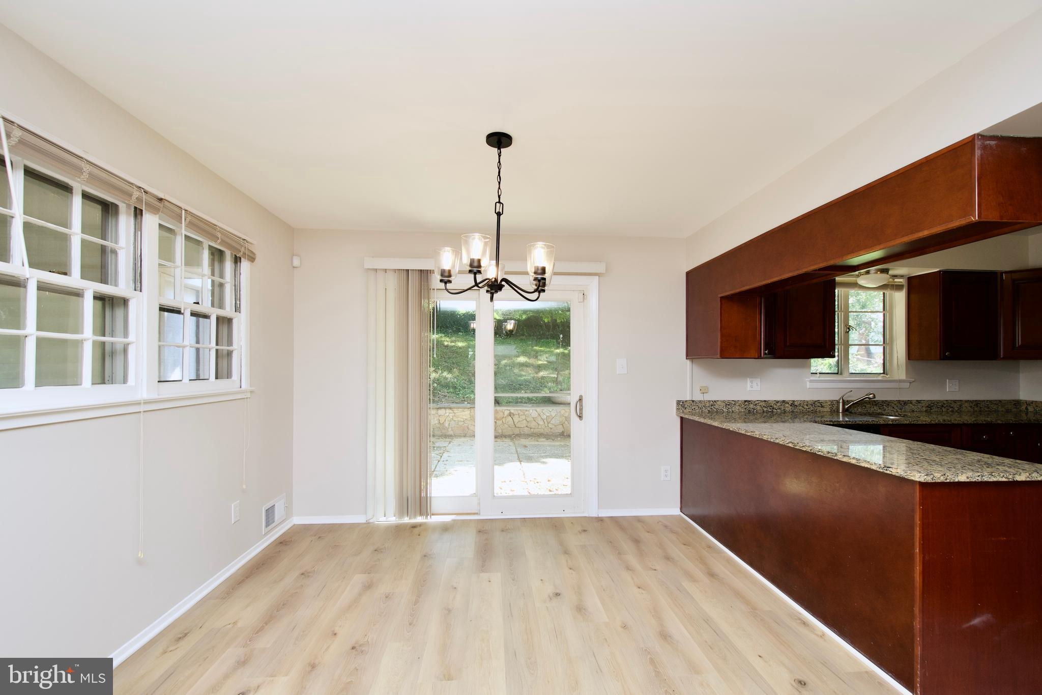 5311 Juxon Place Springfield, VA 22151 - Photo 5 of 47