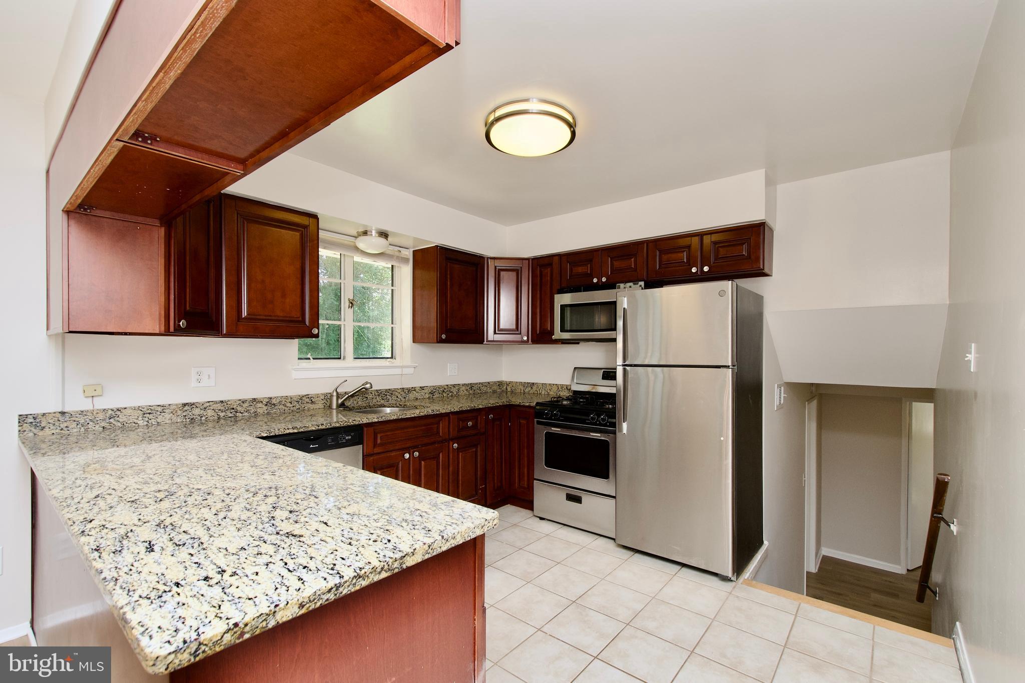 5311 Juxon Place Springfield, VA 22151 - Photo 7 of 47