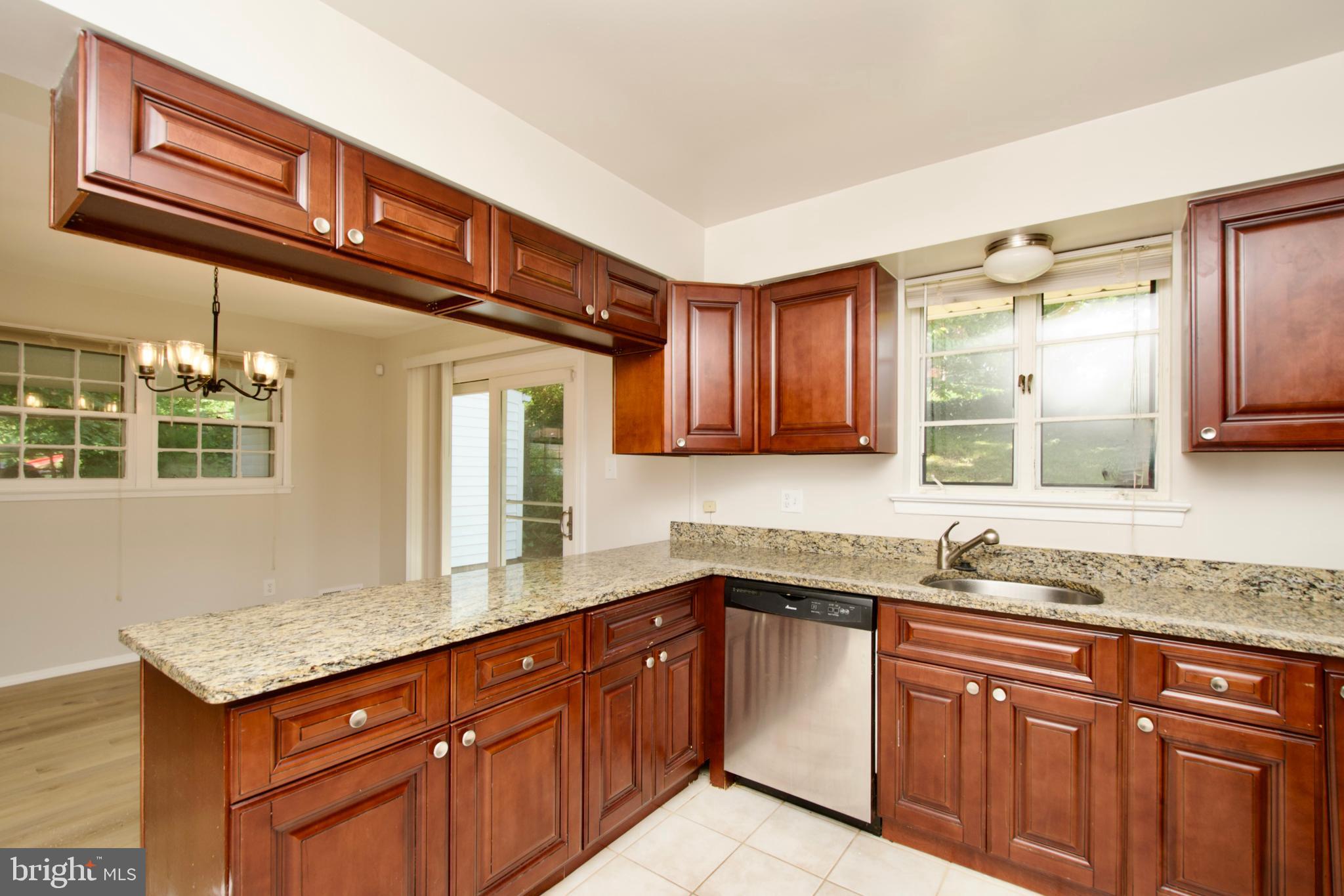 5311 Juxon Place Springfield, VA 22151 - Photo 9 of 47