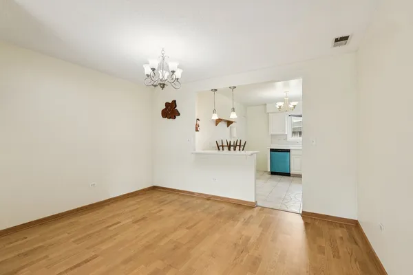 $225,000 | 702 Cobblestone Circle, Unit D, Glenview, IL 60025