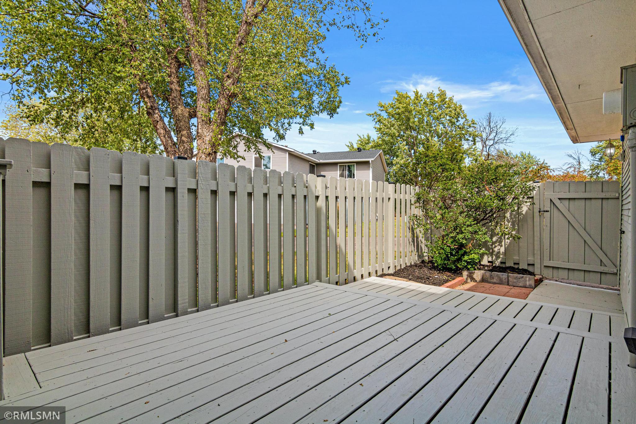 7688 Dunmore Road Woodbury, MN 55125 - Photo 28 of 34 Gallery Image 28