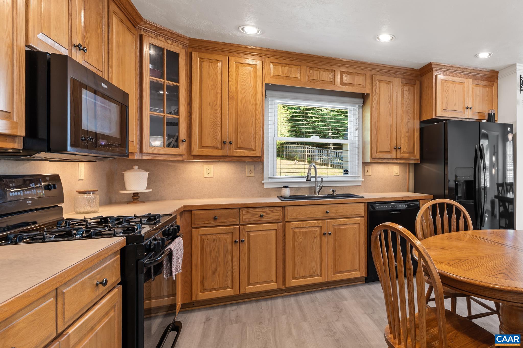 327 Brentwood Road Charlottesville, VA 22901 - Photo 14 of 44