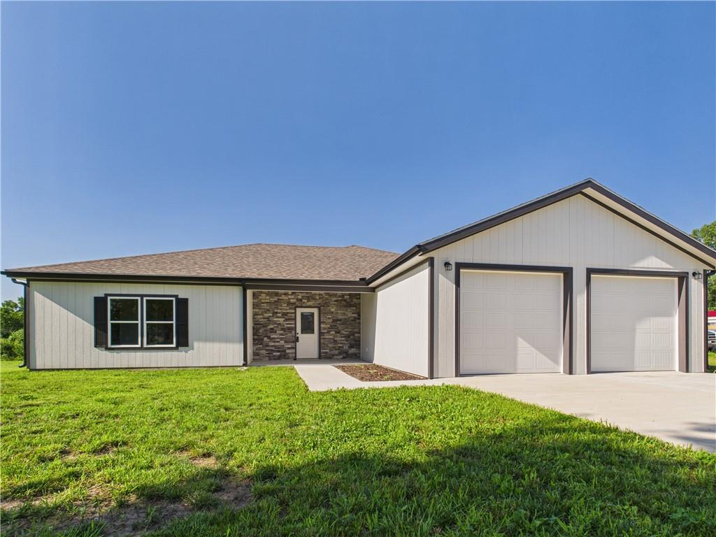 125 Northwest 171 Road Warrensburg, MO 64093 - Photo 1 of 29