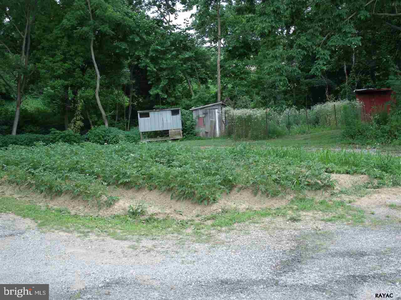 796 Mill Road Spring Grove, PA 17362 - Photo 11 of 20
