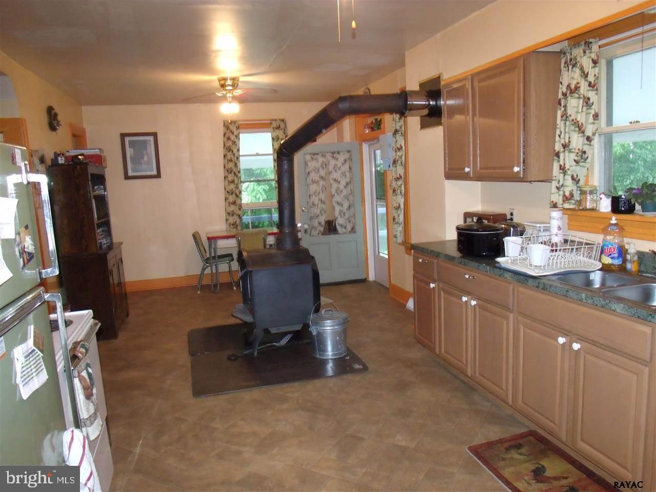796 Mill Road Spring Grove, PA 17362 - Photo 6 of 20