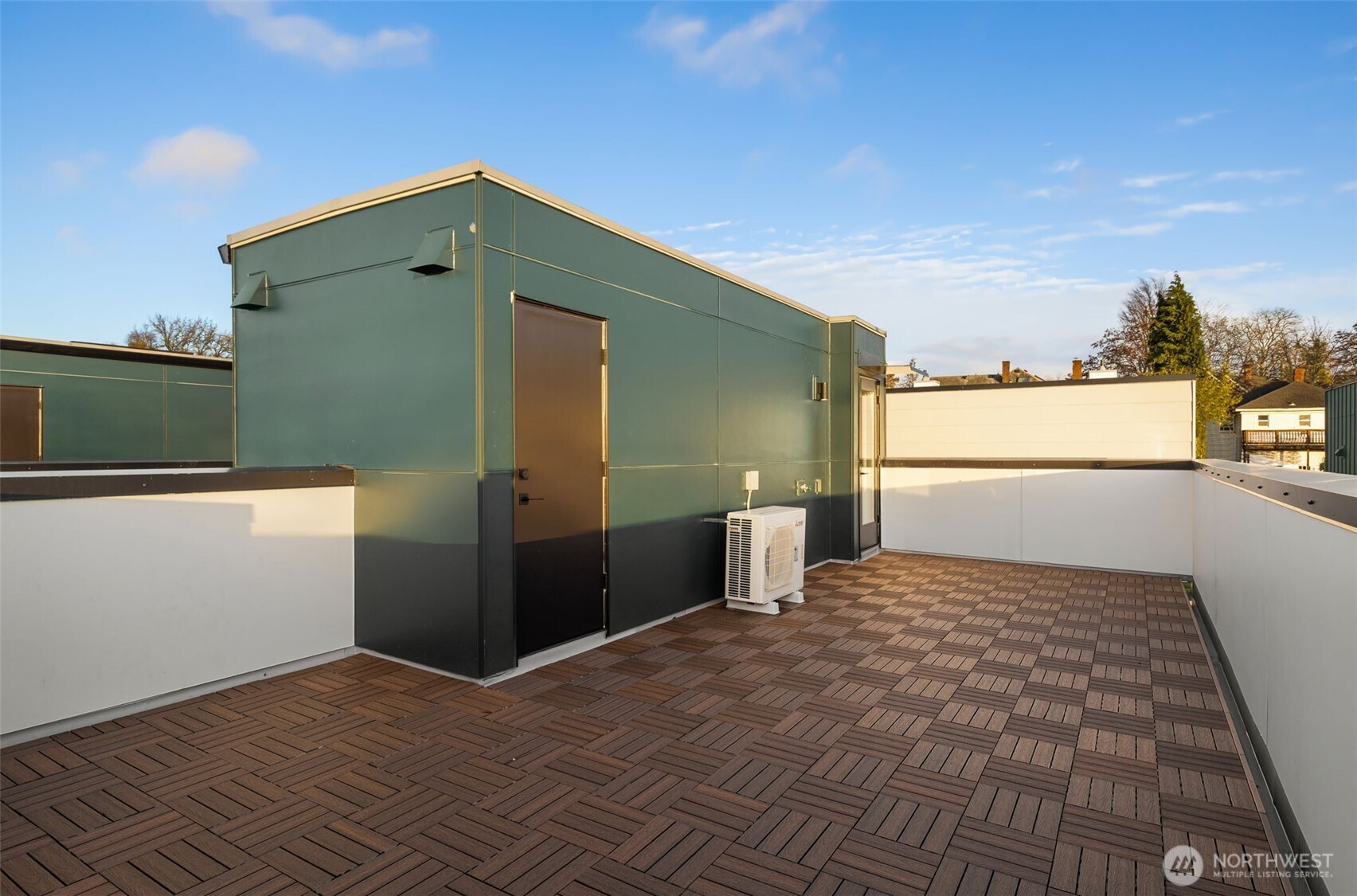 914 A 15th Avenue Seattle, WA 98122 - Photo 24 of 35 a view of a terrace