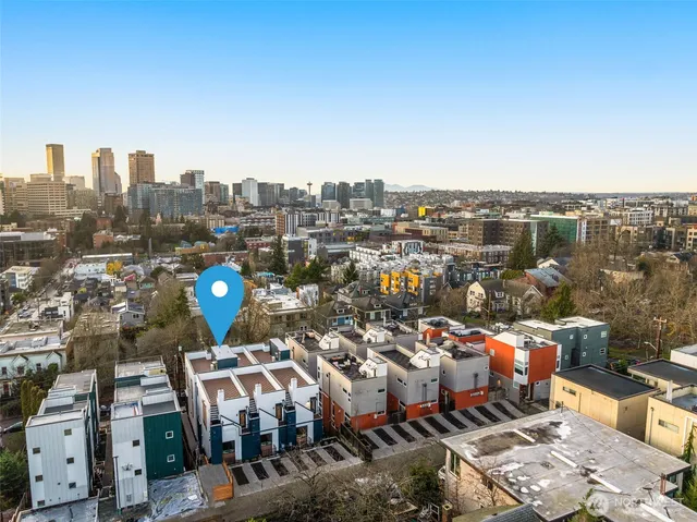 a picture of city view