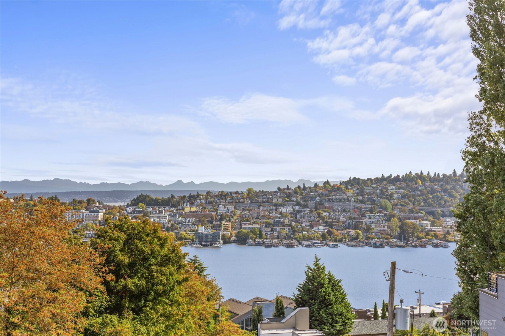 559 McGraw Street, Unit 402 Seattle, WA 98109 - Photo 29 of 39 a view of a city