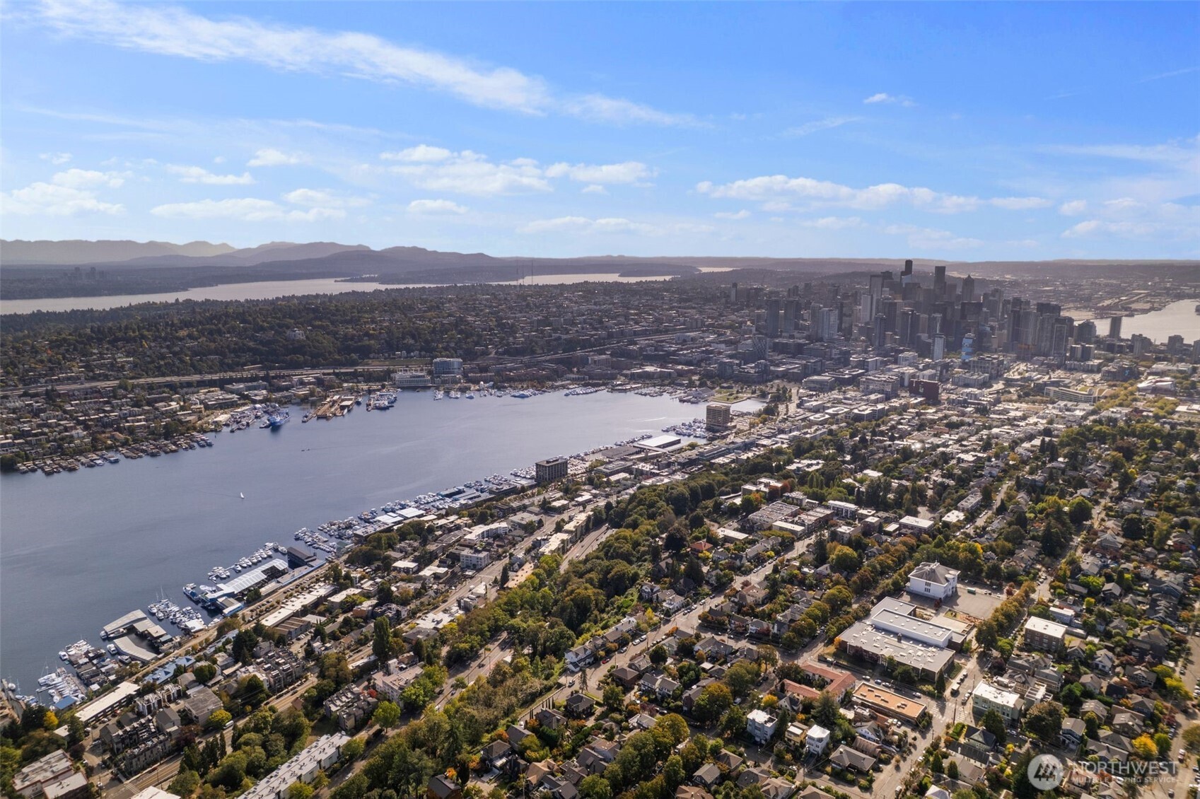 559 McGraw Street, Unit 402 Seattle, WA 98109 - Photo 38 of 39 a view of a city