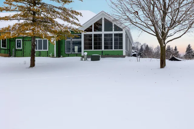 $774,900 | 303 Fairway Meadows Lane, Sheboygan Falls, WI 53085