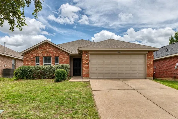 $1,885 | 10905 Fawn Valley Drive, Fort Worth, TX 76140