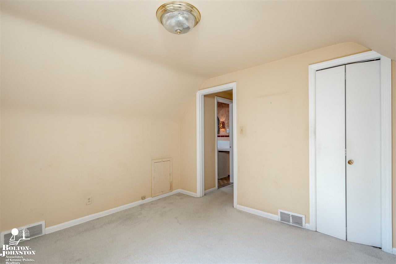 1231 Torrey Road Grosse Pointe Woods, MI 48236 - Photo 24 of 41