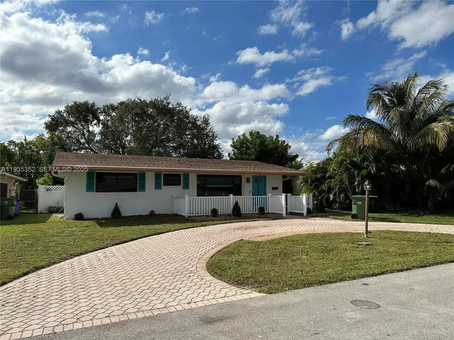 $2,950 | 7880 Northwest 11th Street, Pembroke Pines, FL 33024