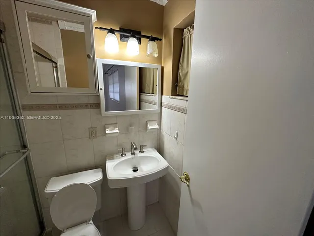 $2,950 | 7880 Northwest 11th Street, Pembroke Pines, FL 33024