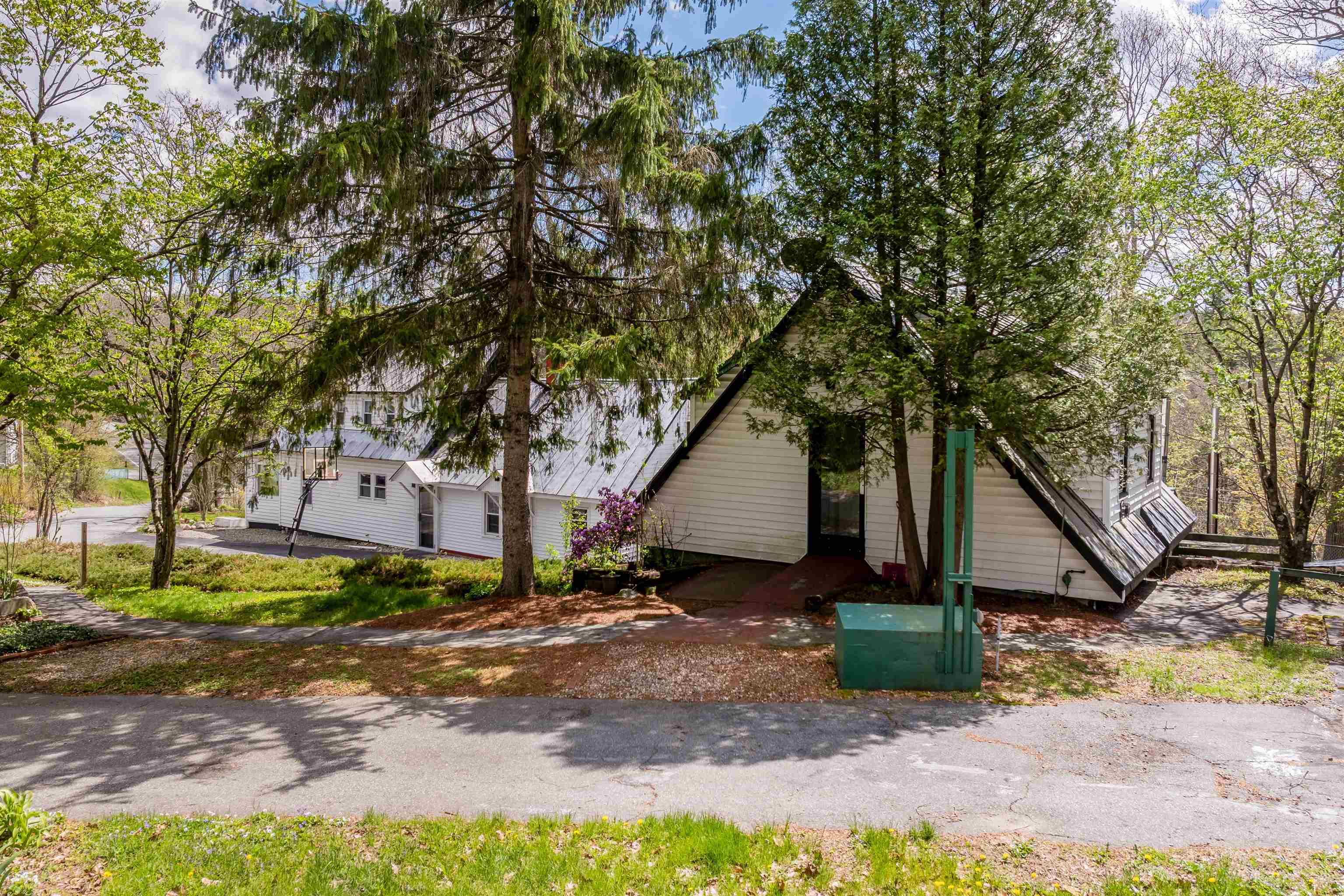 265 Bank Street Extension Lebanon, NH 03766 - Photo 5 of 41