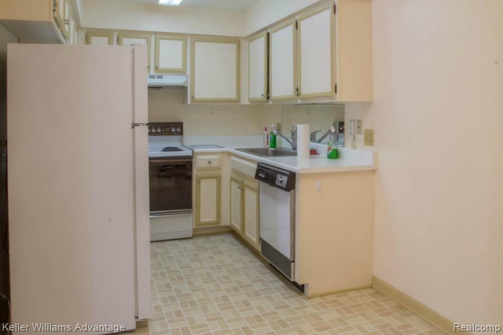 29620 Middlebelt Road, Unit 2903 Farmington Hills, MI 48334 - Photo 6 of 25