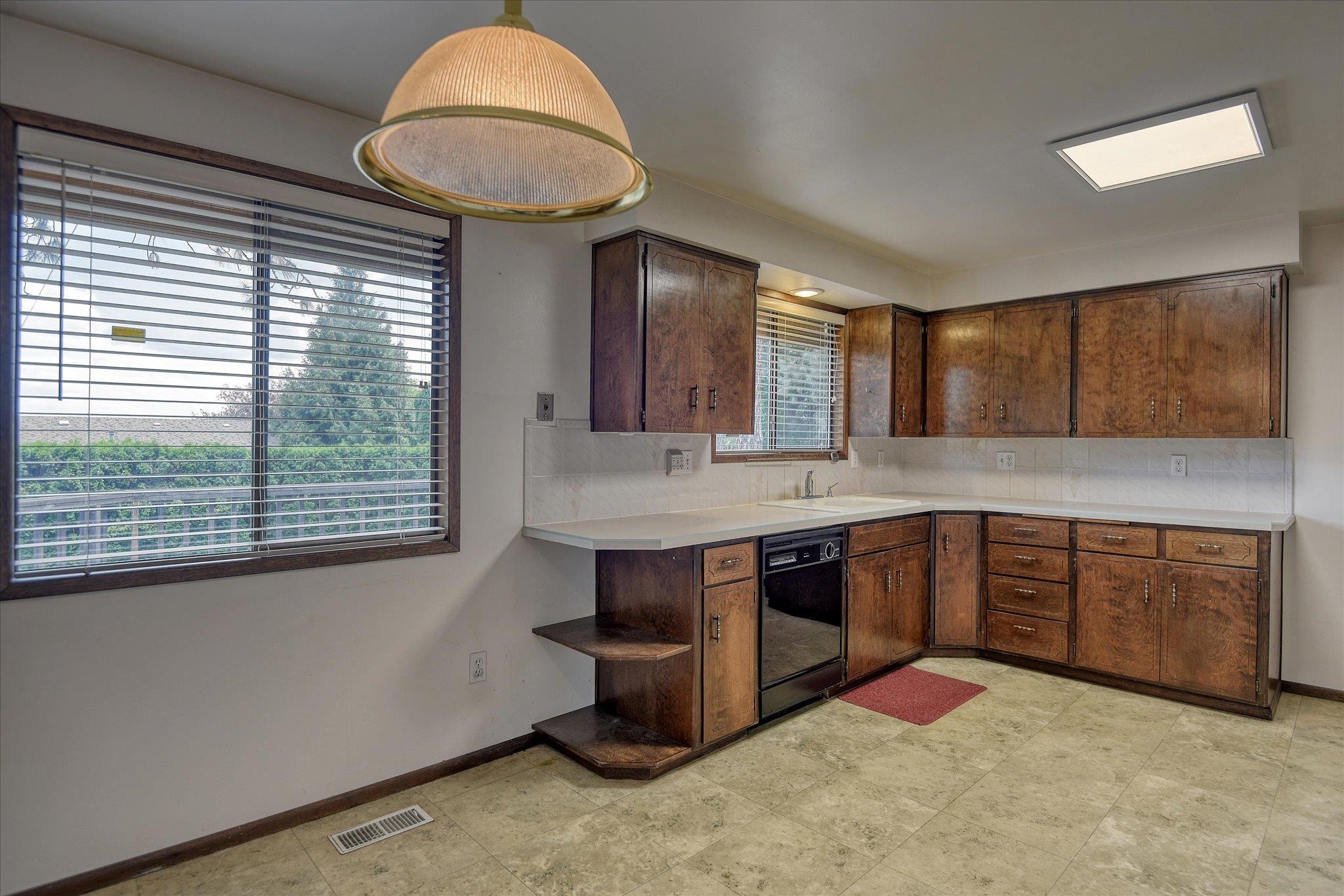 14804 Gleneden Spokane, WA 99208 - Photo 11 of 35