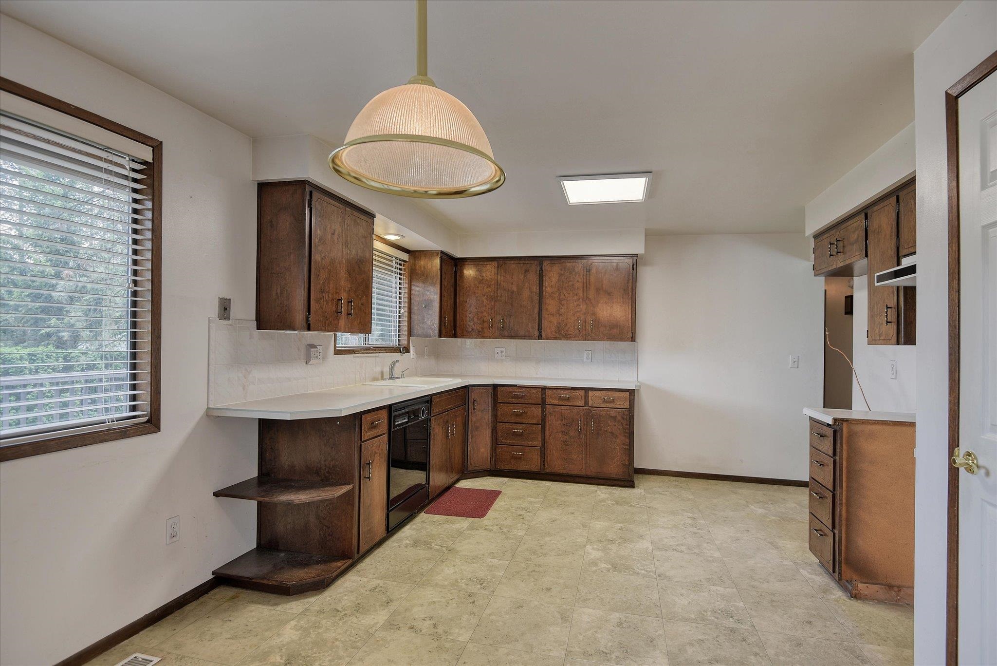 14804 Gleneden Spokane, WA 99208 - Photo 13 of 35