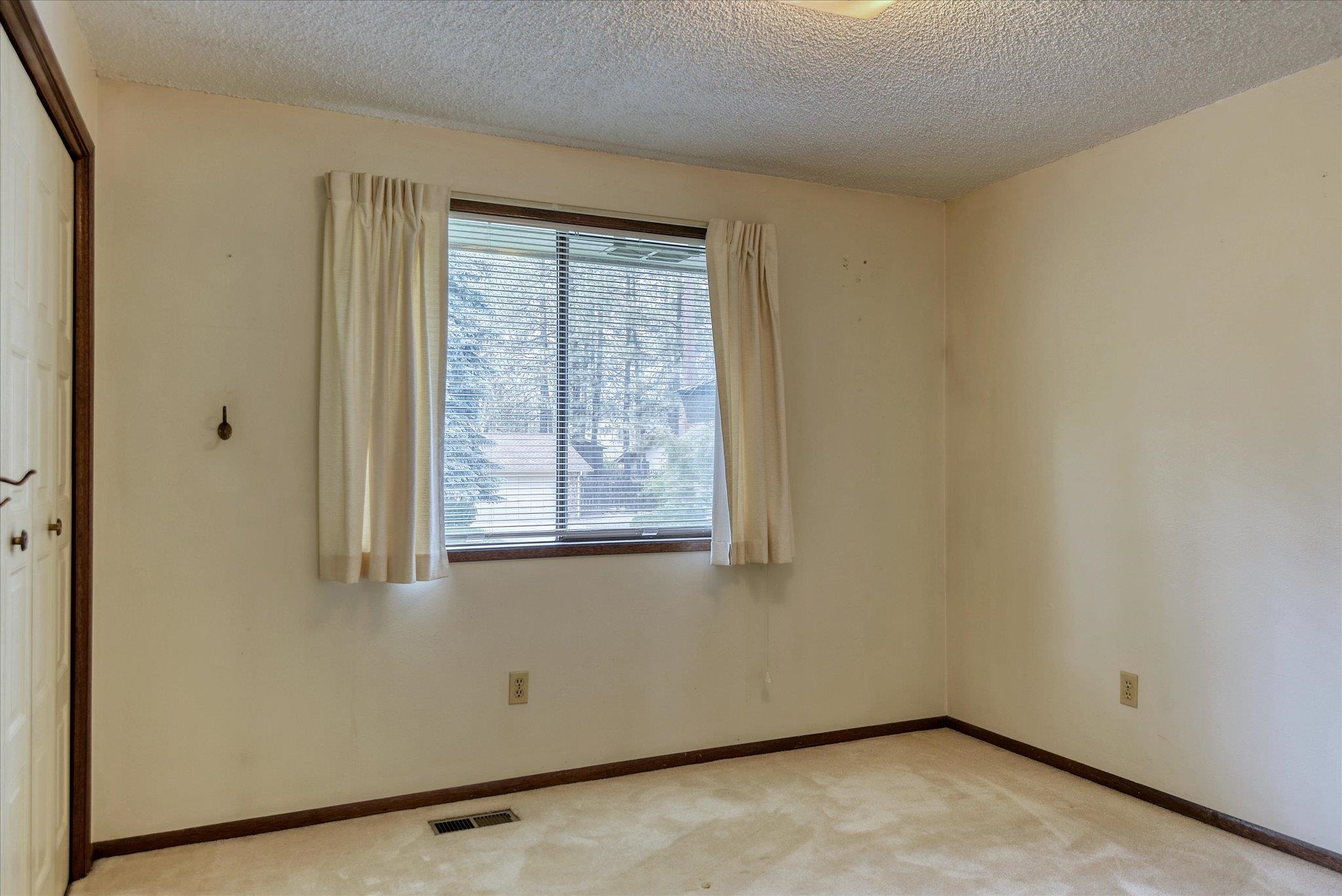 14804 Gleneden Spokane, WA 99208 - Photo 19 of 35