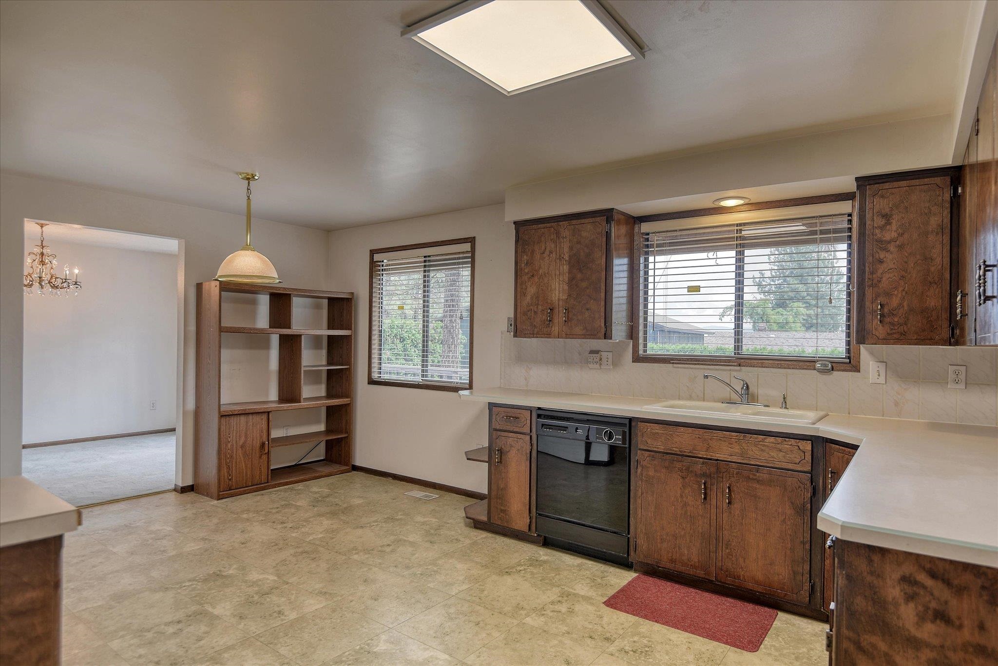 14804 Gleneden Spokane, WA 99208 - Photo 10 of 35