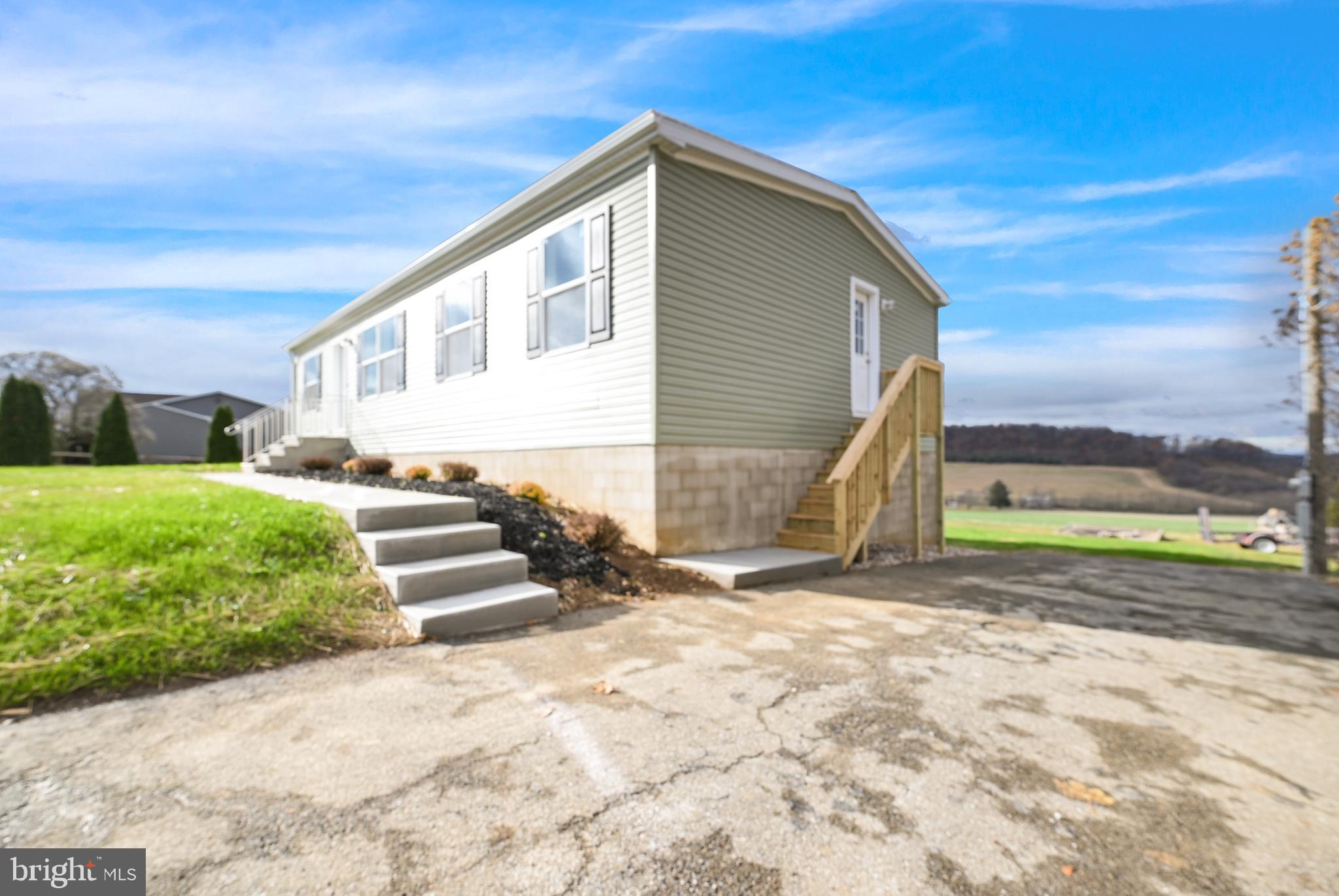 1366 Kbs Road Spring Grove, PA 17362 - Photo 4 of 41
