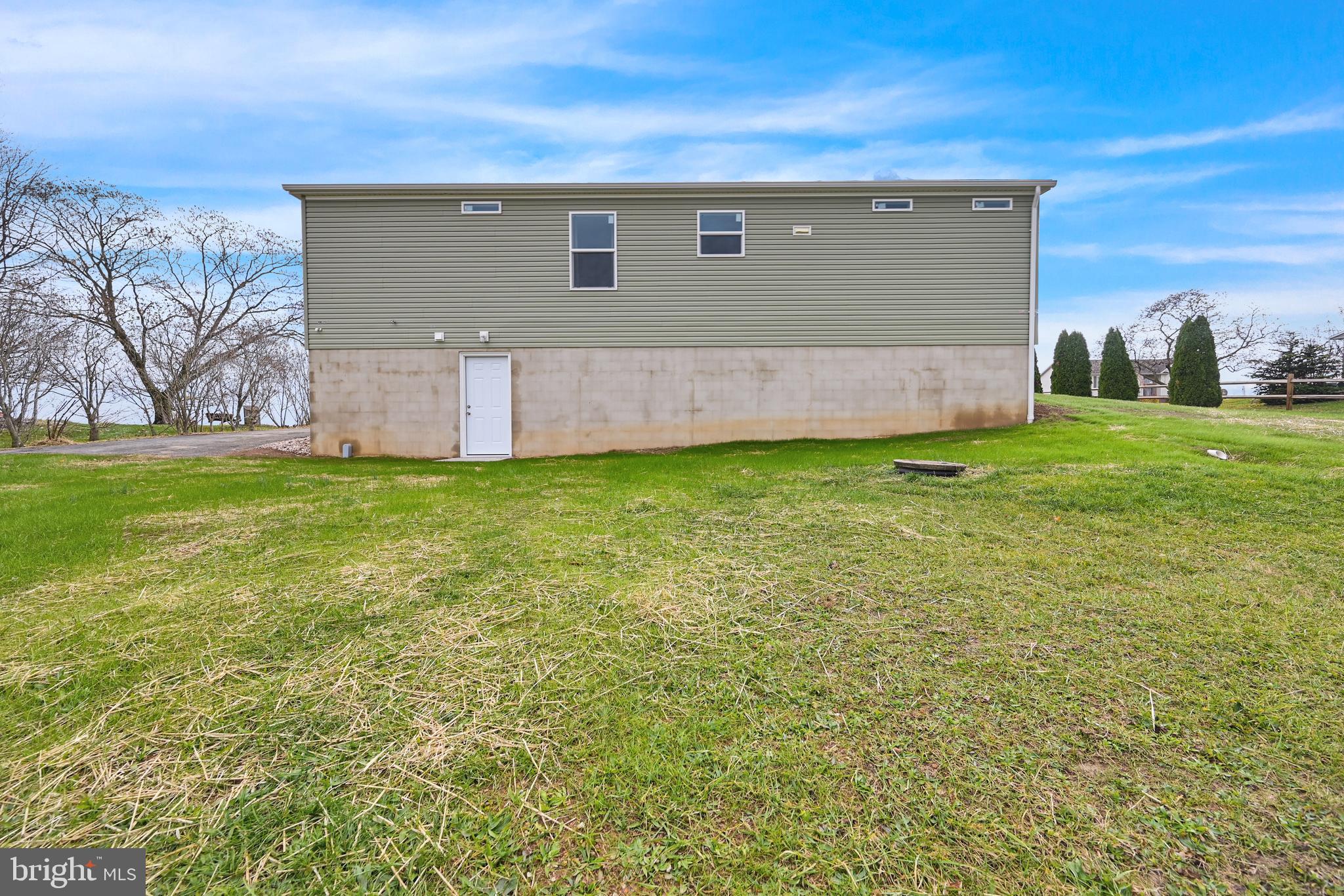 1366 Kbs Road Spring Grove, PA 17362 - Photo 7 of 41