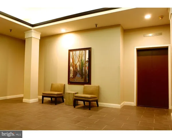 $1,300 | 130-8 Arch Street, Unit 207, Philadelphia, PA 19106