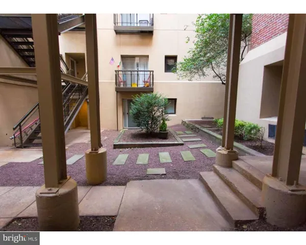 $1,300 | 130-8 Arch Street, Unit 207, Philadelphia, PA 19106