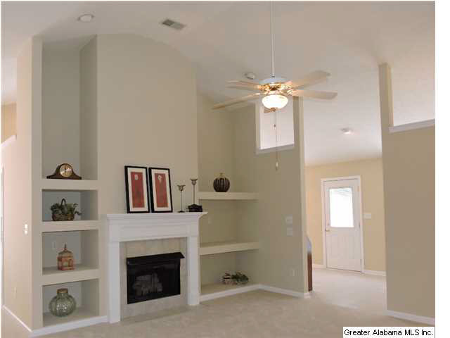 164 Pebble Drive Alabaster, AL 35007 - Photo 2 of 25