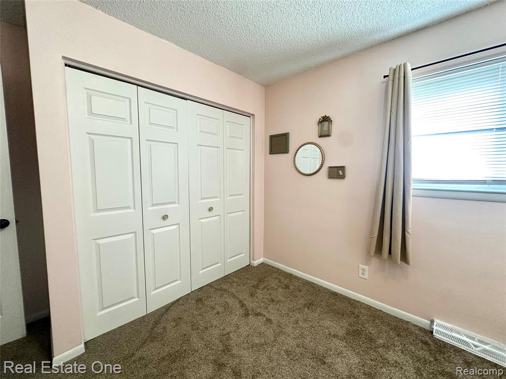 4562 Valley Road Trenton, MI 48183 - Photo 12 of 34 Gallery Image 12