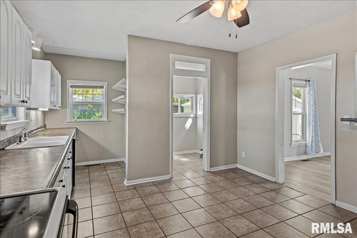 1101 West Maple Avenue South Springfield, IL 62704 - Photo 8 of 44