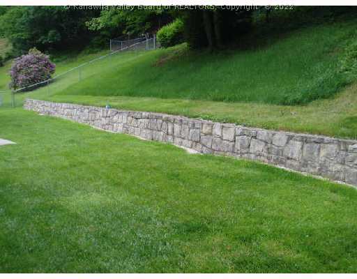 727 Lower Donnally Road Charleston, WV 25304 - Photo 7 of 8 Yard/Garden.