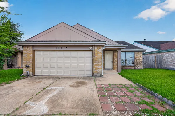 $2,000 | 13419 Laurel River Drive, Houston, TX 77083