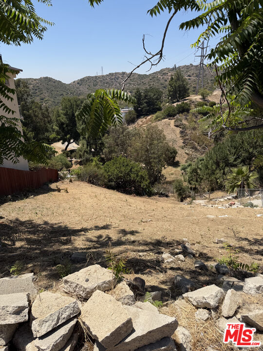9467 Reverie Road Tujunga, CA 91042 - Photo 11 of 23