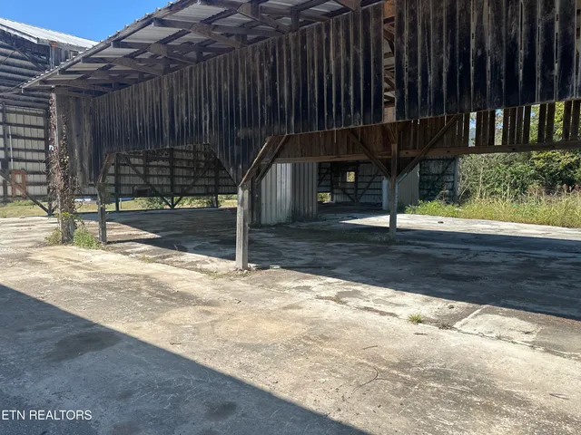 $210,000 | 3650 Back Valley Road, Speedwell, TN 37870