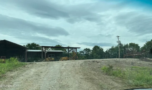 $210,000 | 3650 Back Valley Road, Speedwell, TN 37870