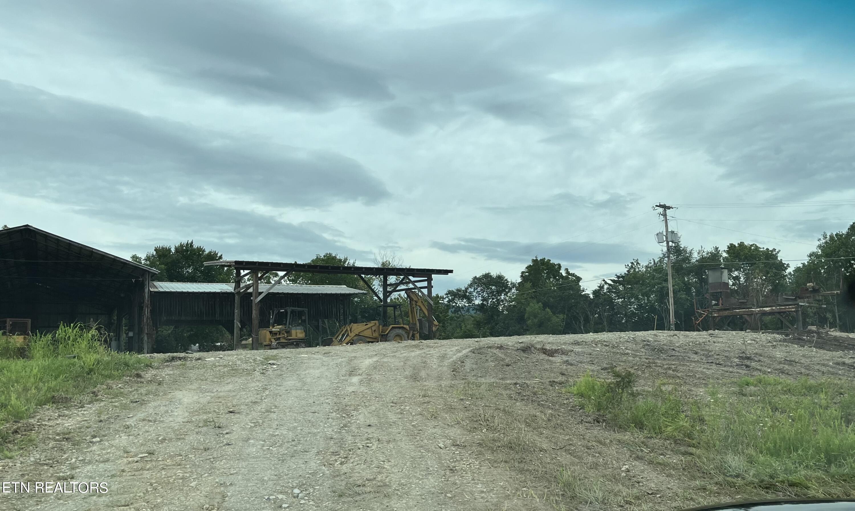 3650 Back Valley Road Speedwell, TN 37870 - Photo 2 of 22 IMG_0050