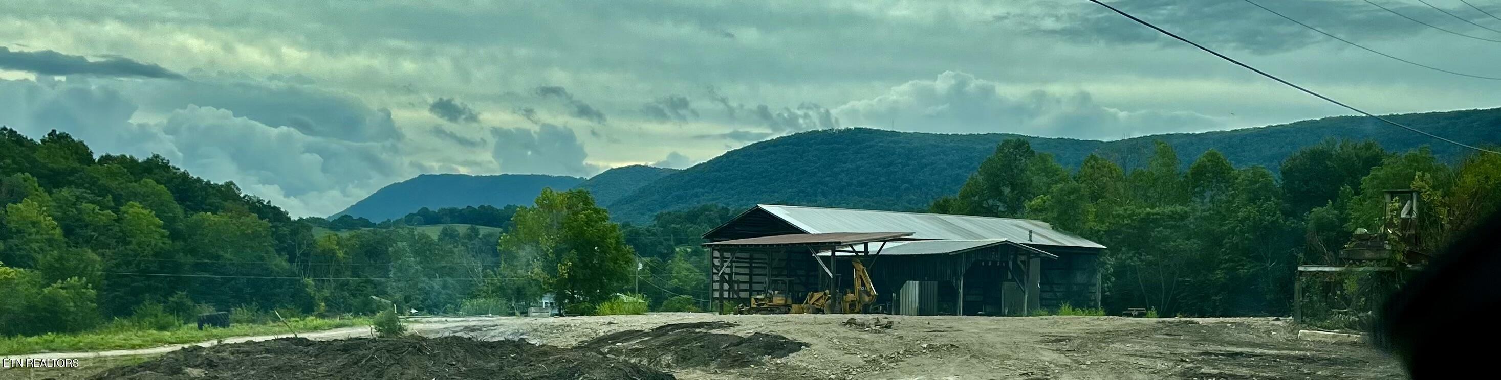 3650 Back Valley Road Speedwell, TN 37870 - Photo 3 of 22 IMG_0046