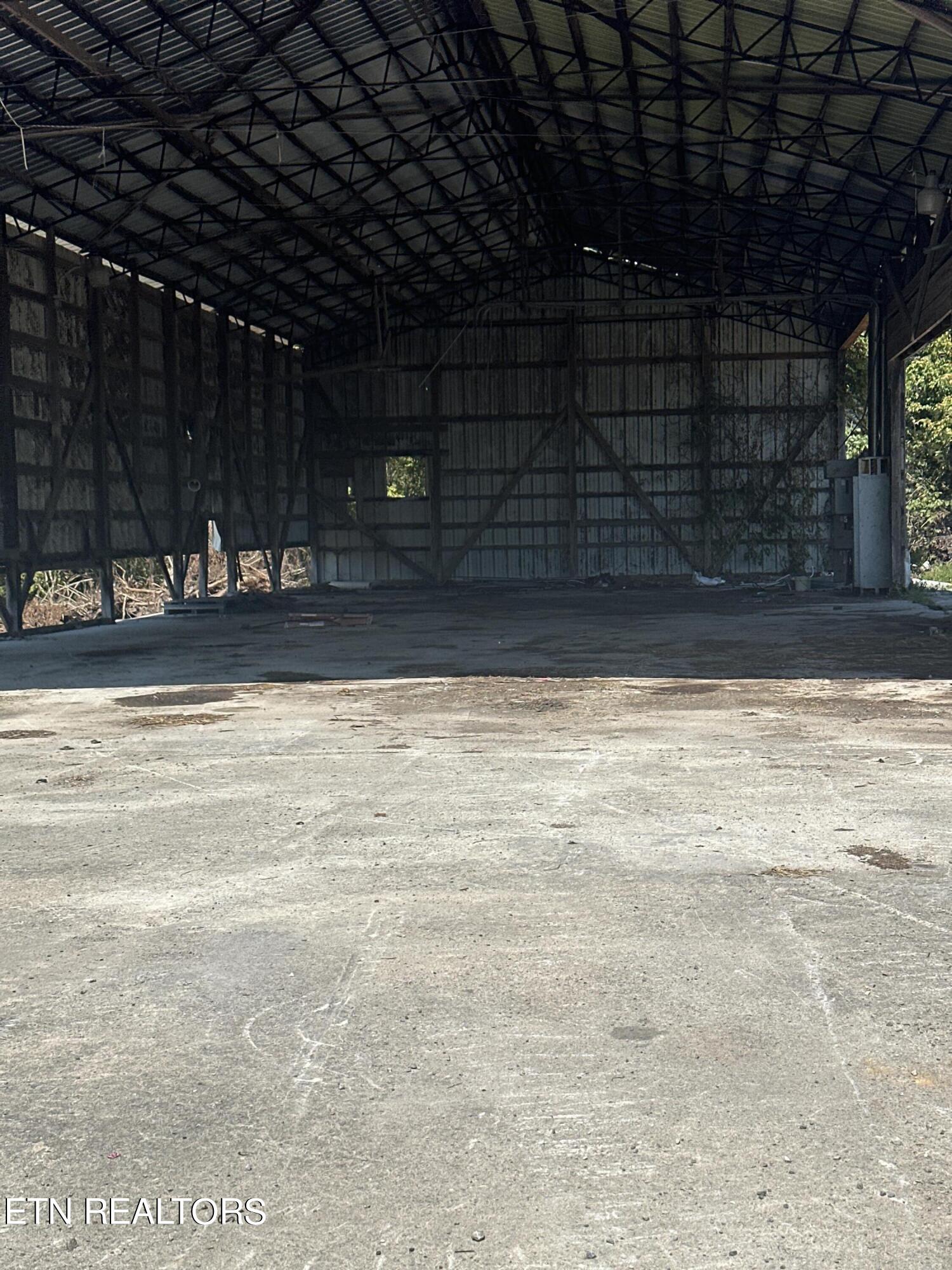 3650 Back Valley Road Speedwell, TN 37870 - Photo 9 of 22 image